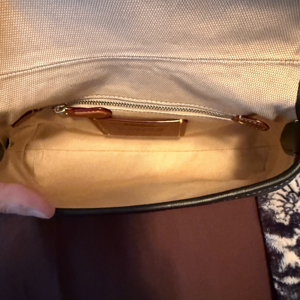 Coach SOHO re-edition Black Leather flap Shoulder Bag - Picture 8 of 11